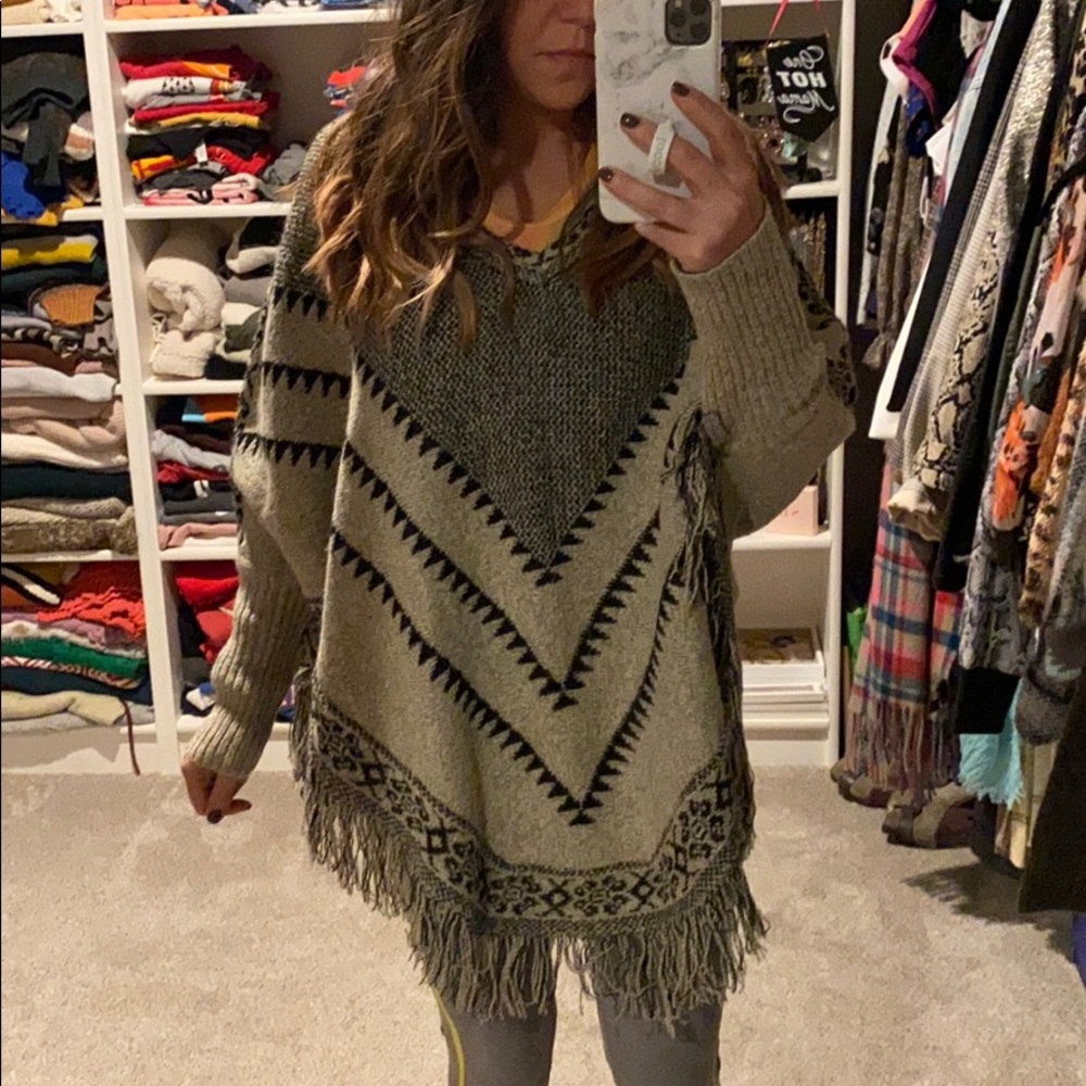 Sleeves Poncho - image 3